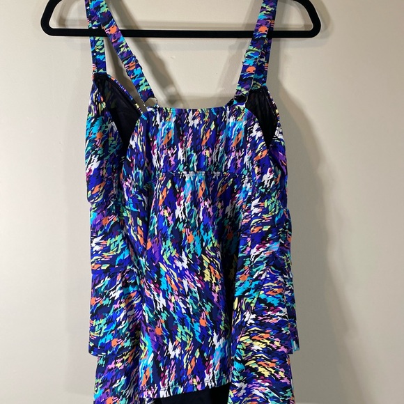 Plus Size Printed Tiered
Fauxkini One-Piece Swimsuit - Picture 3 of 7